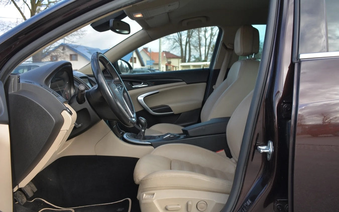 Opel Insignia cena 32900 przebieg: 305000, rok produkcji 2014 z Dzierzgoń małe 379